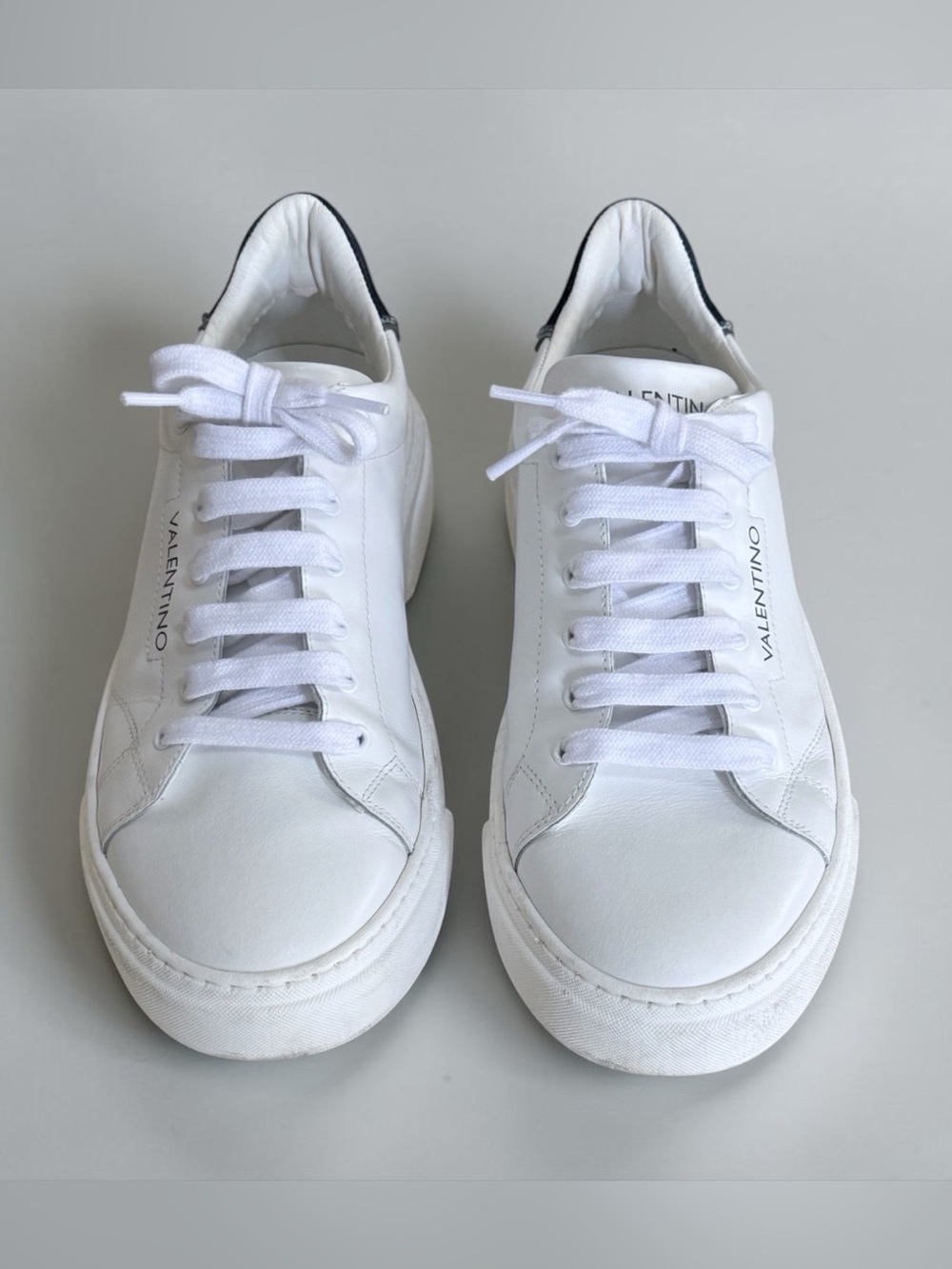 Valentino Garavani Men’s White Leather Low-Top Sneakers with Black Heel Sz 11 44 - Picture 5 of 15
